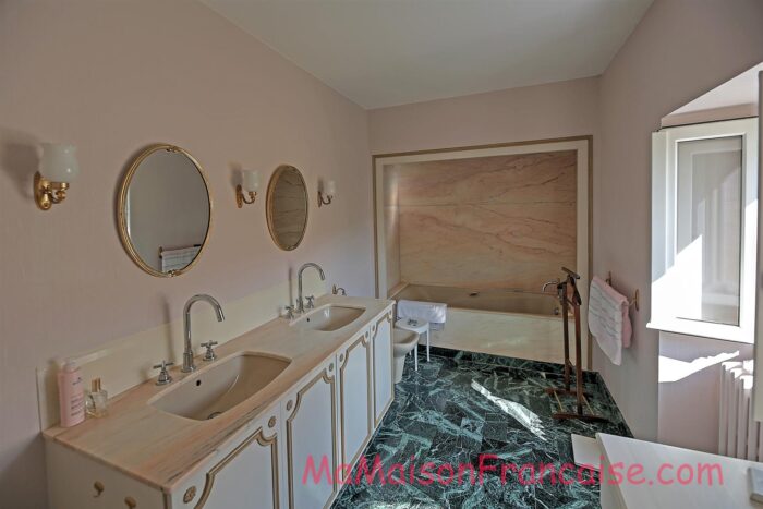 Image No.22-6 Bed House for sale