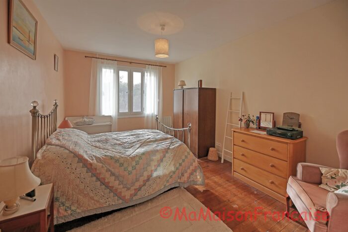 Image No.12-4 Bed House for sale