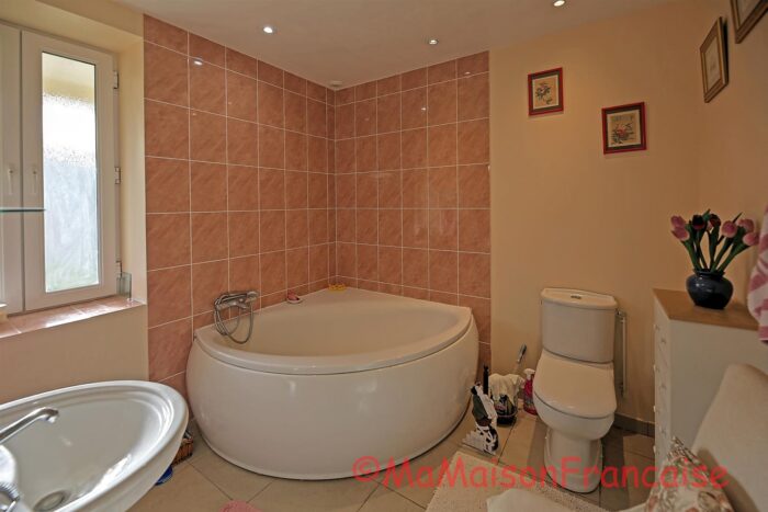 Image No.15-4 Bed House for sale