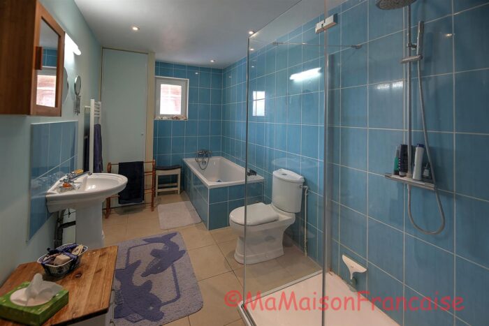 Image No.18-4 Bed House for sale