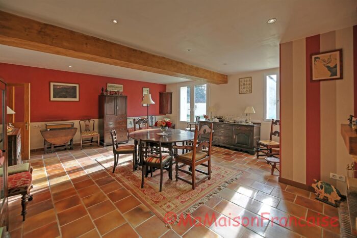 Image No.8-4 Bed House for sale