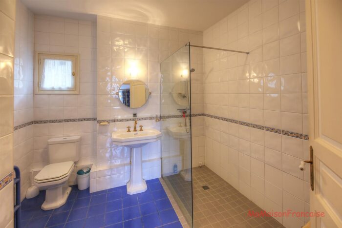 Image No.10-1 Bed Apartment for sale