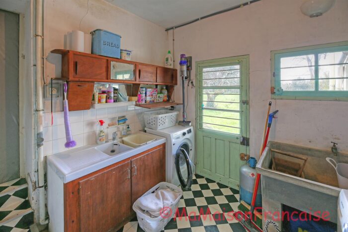 Image No.10-3 Bed House for sale