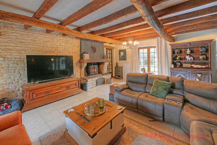 Image No.10-5 Bed House for sale