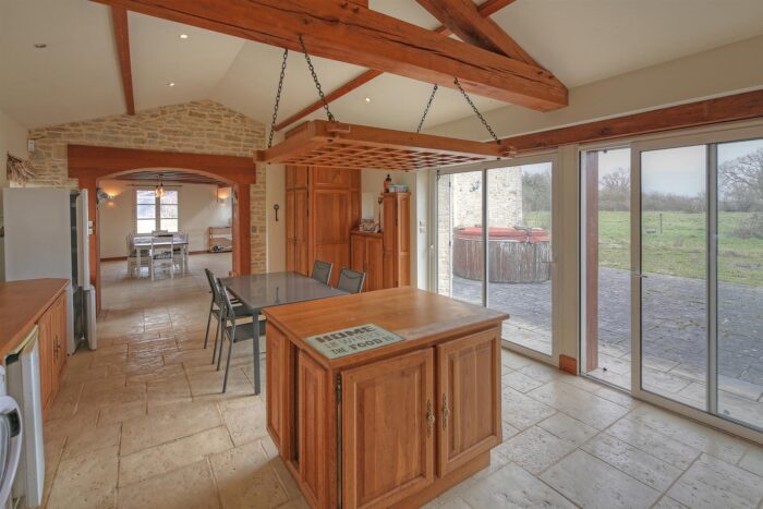 Image No.12-3 Bed House for sale