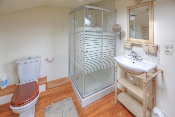 Image No.15-3 Bed House for sale