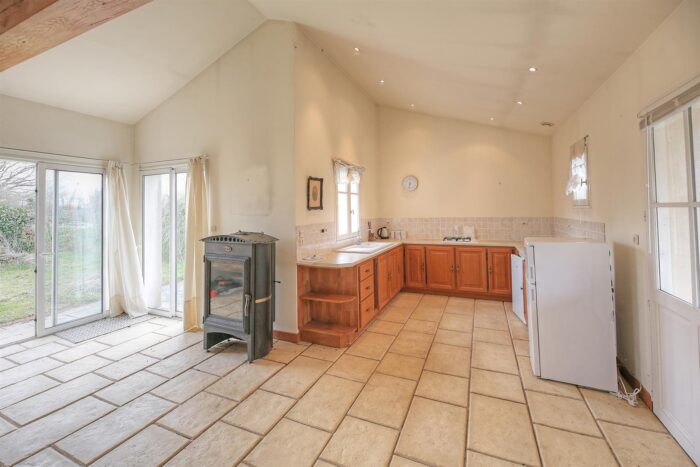 Image No.17-3 Bed House for sale