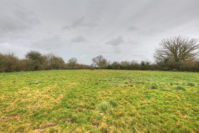 Image No.20-3 Bed House for sale