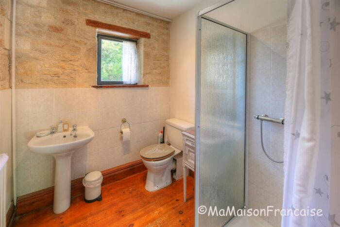 Image No.17-5 Bed House for sale