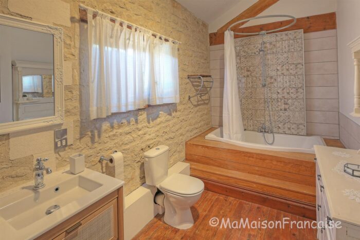 Image No.20-5 Bed House for sale