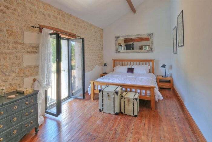 Image No.27-5 Bed House for sale