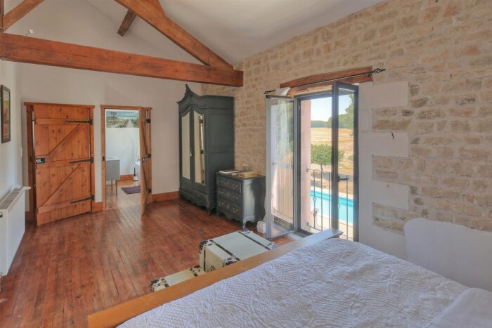 Image No.28-5 Bed House for sale