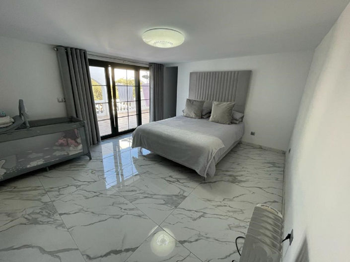 Image No.15-3 Bed Property for sale