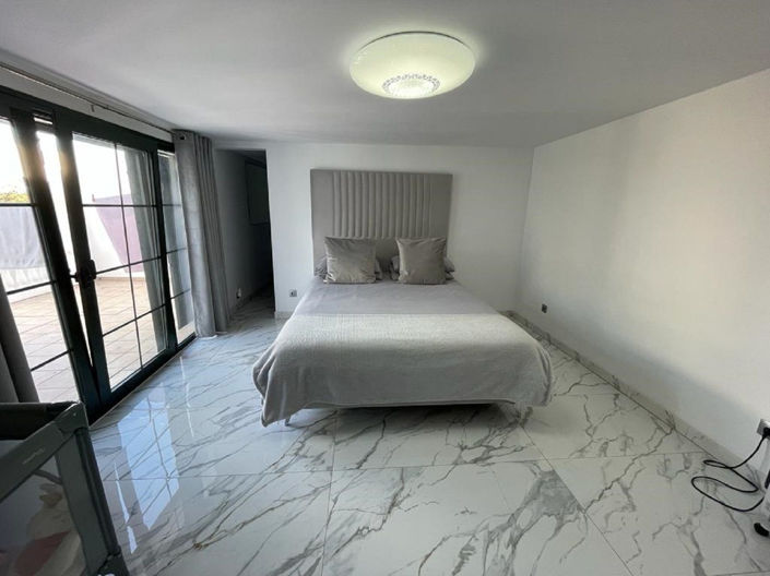 Image No.20-3 Bed Property for sale