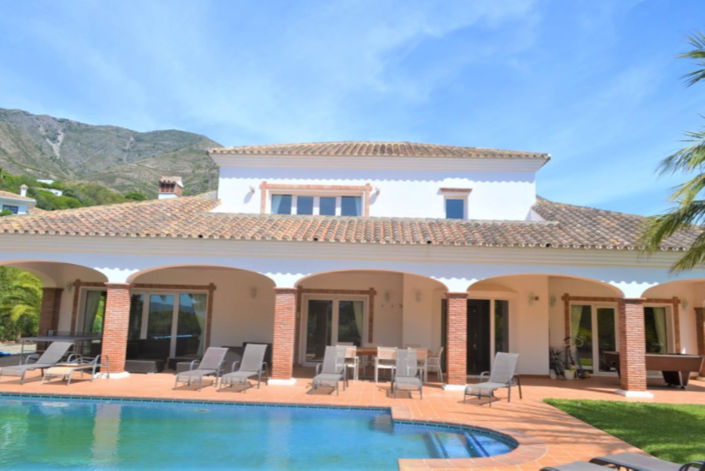 Image No.1-5 Bed Property for sale