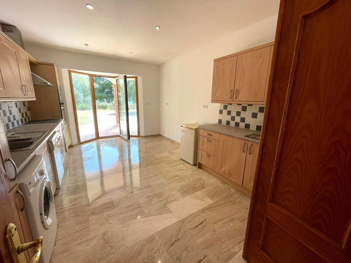 Image No.25-5 Bed Property for sale