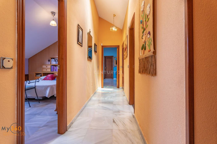 Image No.16-5 Bed Property for sale