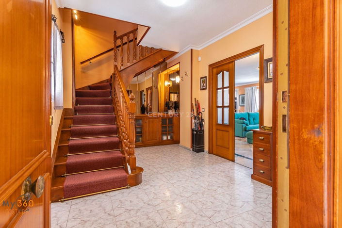 Image No.3-5 Bed Property for sale