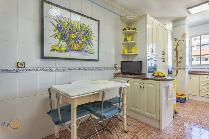 Image No.5-5 Bed Property for sale