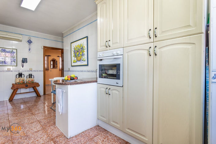 Image No.6-5 Bed Property for sale