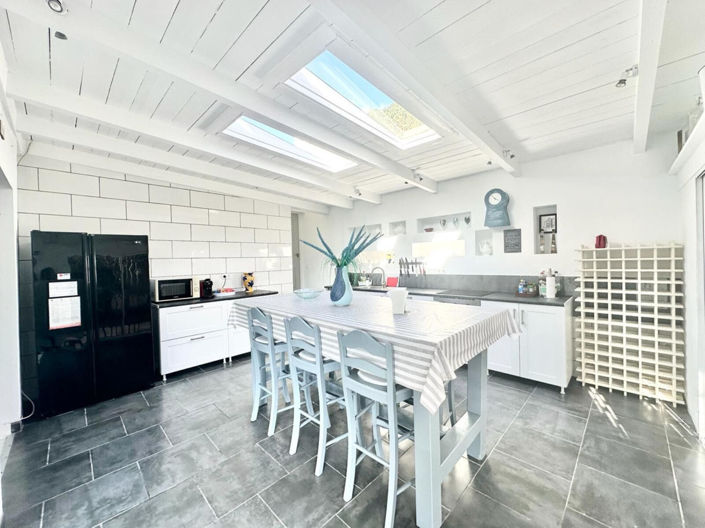 Image No.11-4 Bed Property for sale