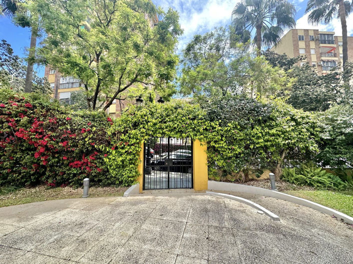 Image No.20-3 Bed Property for sale