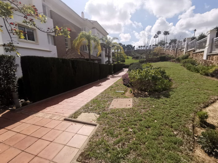 Image No.26-3 Bed Property for sale