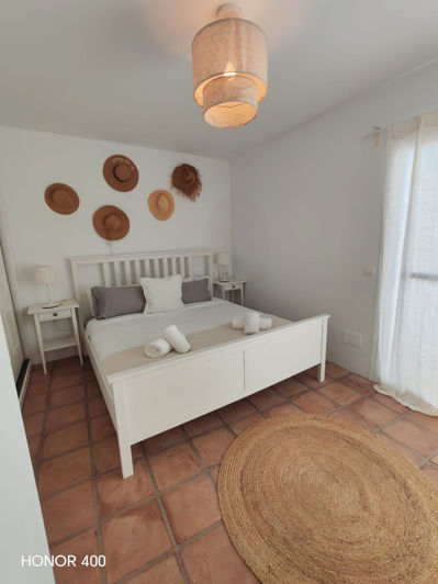 Image No.28-4 Bed Property for sale