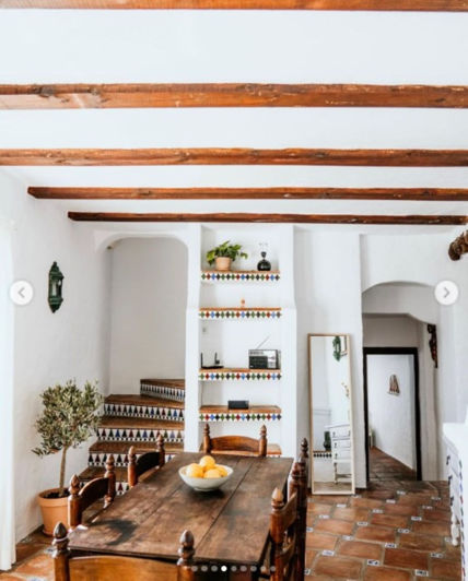 Image No.4-4 Bed Property for sale