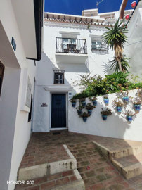 8-e64a9055bba3e77ac8aca3b893cdf826