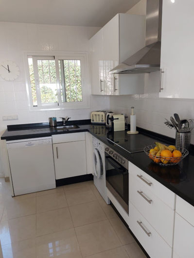 Image No.15-3 Bed Property for sale