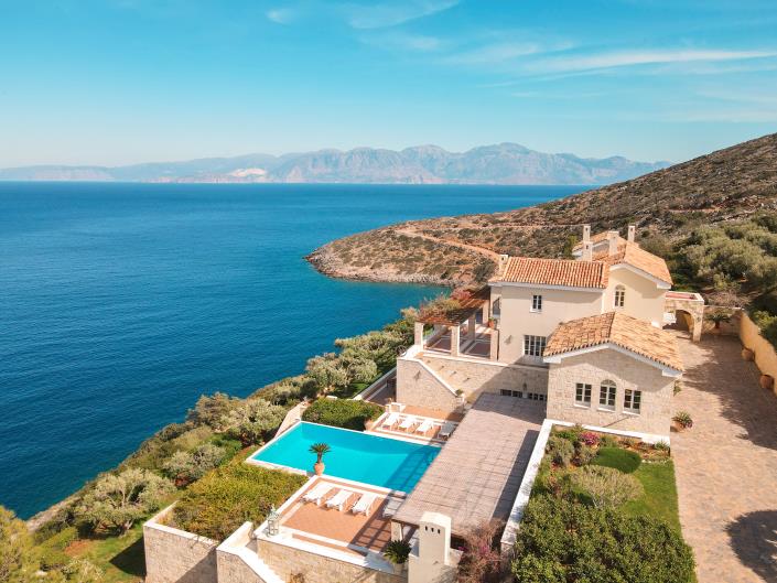Image No.1-8 Bed Villa for sale