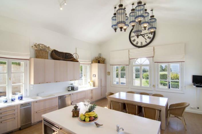 Image No.15-8 Bed Villa for sale