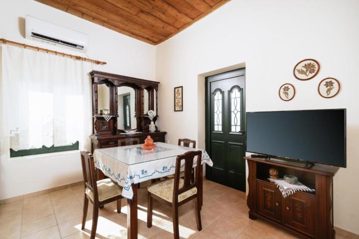 Image No.3-Maison de 3 chambres à vendre à Mires