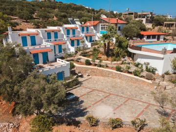 Un hôtel de 11 chambres à vendre à Agios Nikolaos