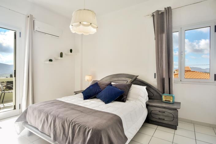 Image No.8-3 Bed House for sale