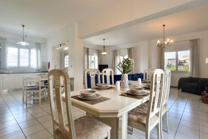 Image No.10-3 Bed House for sale