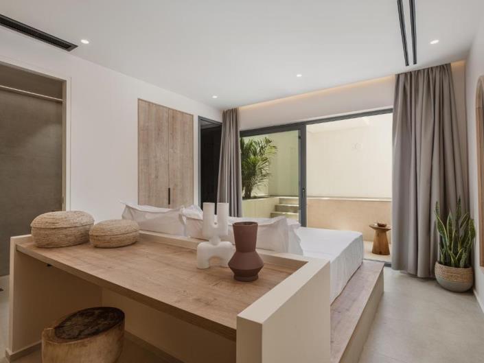 Image No.5-5 Bed Villa for sale