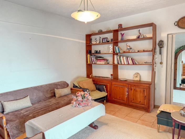 Image No.9-2 Bed House for sale