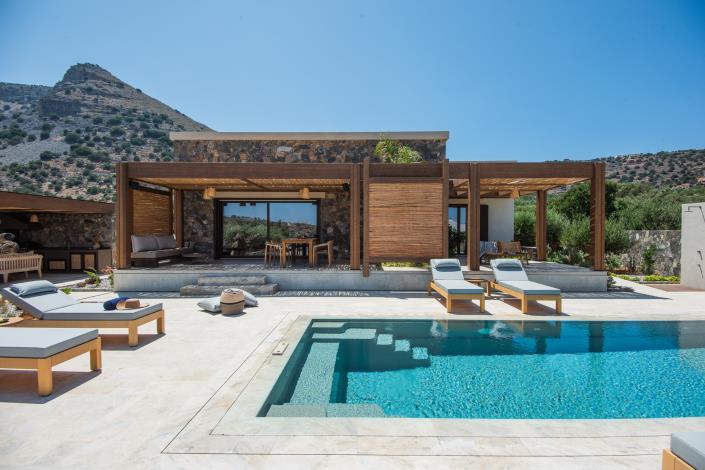 Image No.1-9 Bed Villa for sale