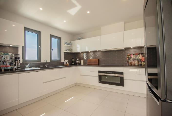 Image No.11-4 Bed Villa for sale