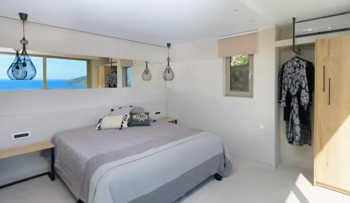 Image No.10-4 Bed Villa for sale