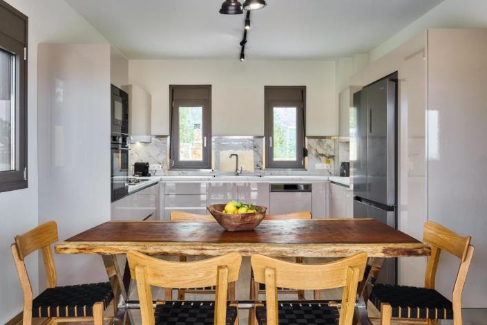 Image No.10-3 Bed Villa for sale