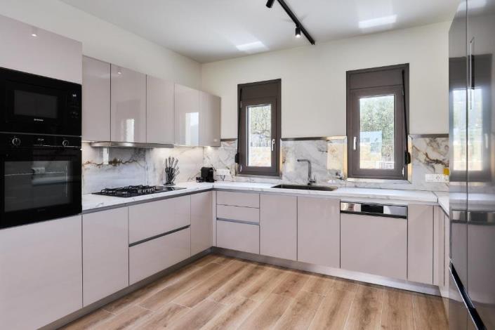 Image No.11-3 Bed Villa for sale