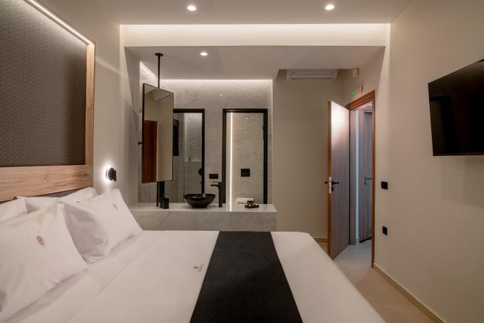 Image No.10-7 Bed Villa for sale