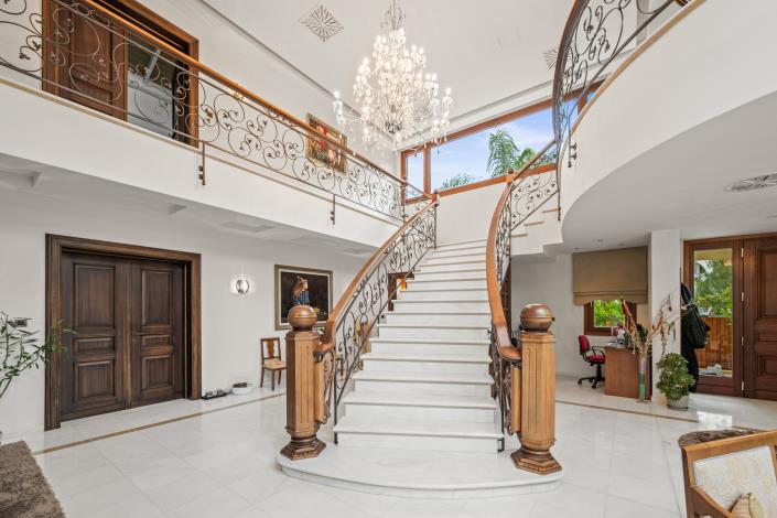 Image No.6-Villa for sale