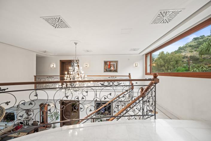 Image No.8-Villa for sale