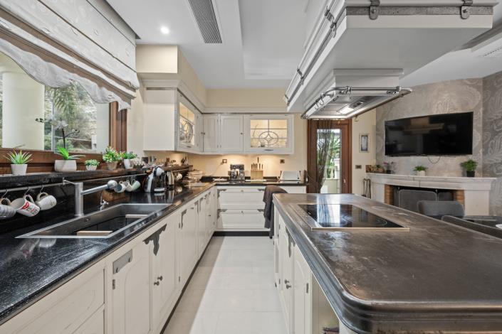 Image No.16-Villa for sale