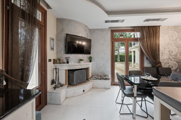 Image No.17-Villa for sale