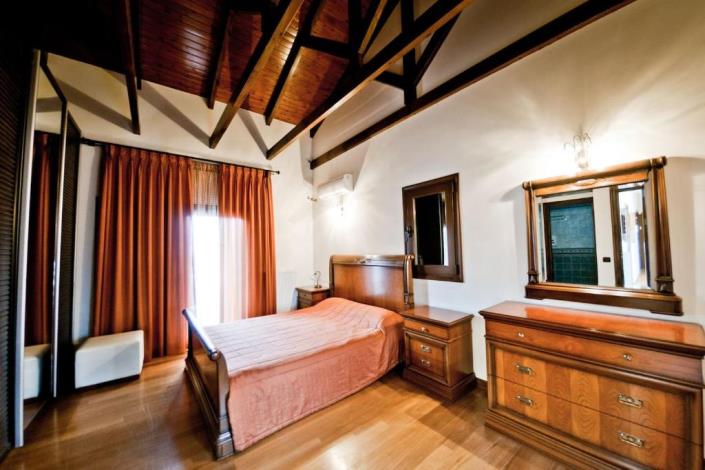 Image No.9-4 Bed Villa for sale